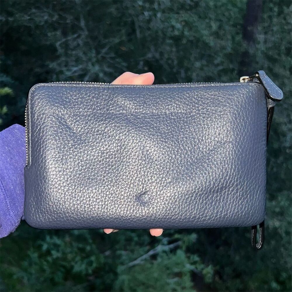 COACH Women's Double Zip Wallet Wristlet Navy Blue Pebbled Leather Gold Hardware - Picture 2 of 8